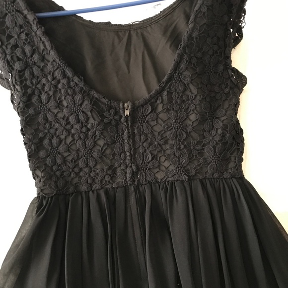 Formal black and crochet top dress - Picture 3 of 3